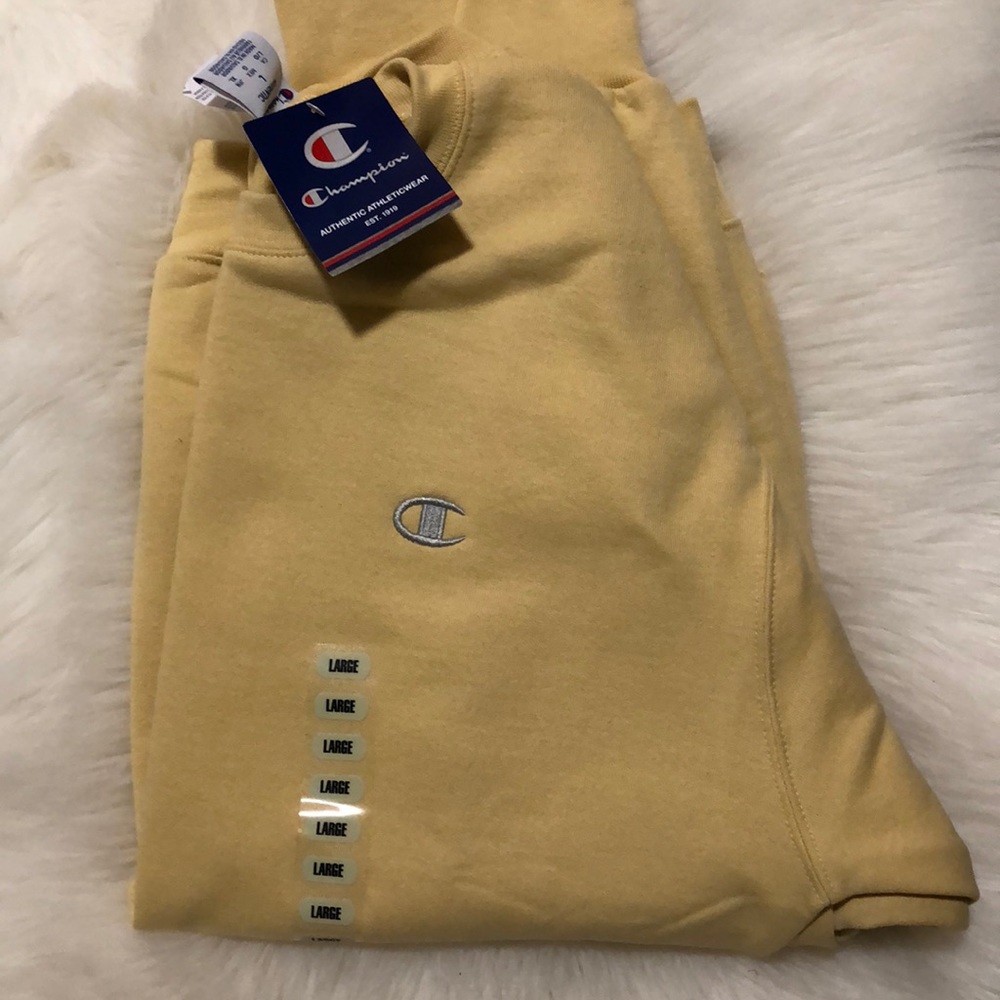 SOLD OUT Champion Yellow crewneck Sweatshirt